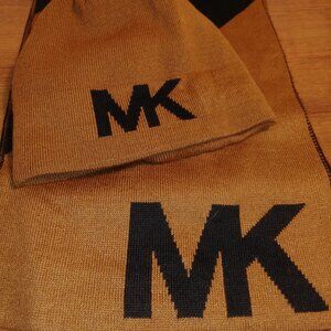 MICHAEL KORS RUST AND BLACK SCARF AND TOBAGGON SET NWOT
